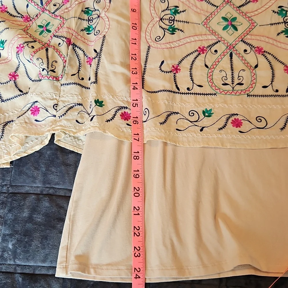 Chico’s Embroidered Tan Tiered Caftan Blouse, M/L, Boho, Floral, Festival - Picture 8 of 10